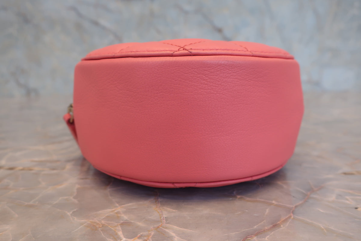 Chanel Round Clutch con Catena - Etoilux