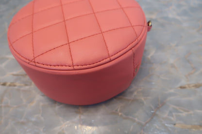 Chanel Round Clutch con Catena - Etoilux