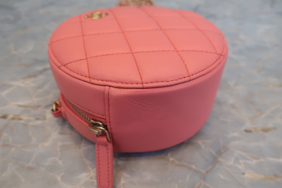 Chanel Round Clutch con Catena - Etoilux