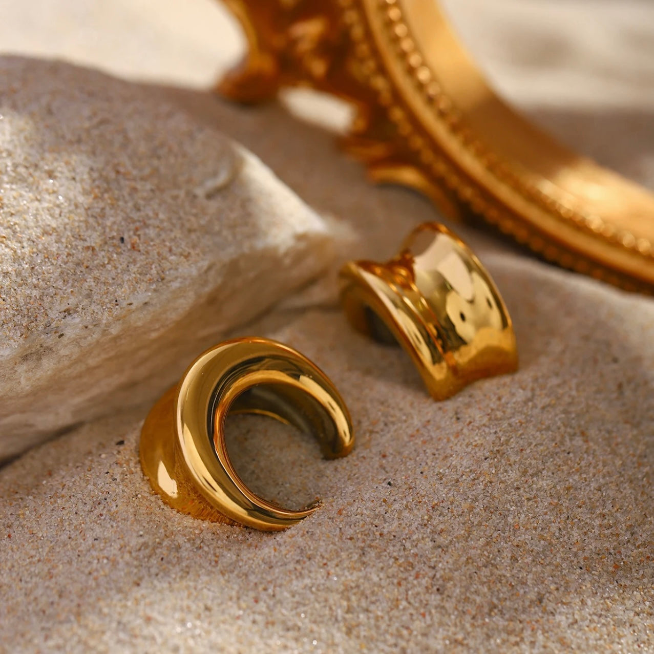 BEHI NIKOLINA EARCUFFS