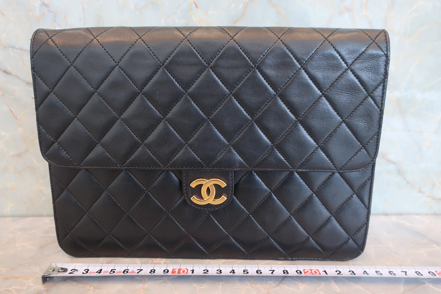 Chanel Matelassé Push Lock Chain Shoulder Bag Pelle di Agnello Nera – 25 cm