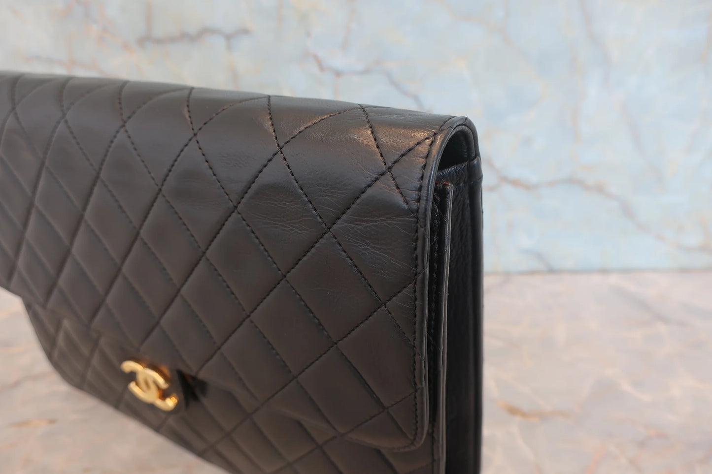 Chanel Matelassé Push Lock Chain Shoulder Bag Pelle di Agnello Nera – 25 cm
