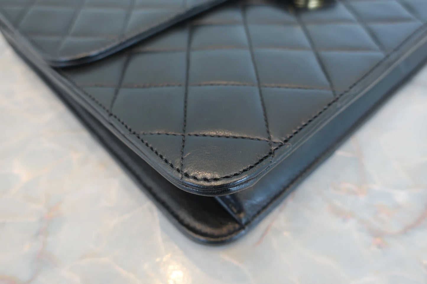 Chanel Matelassé Push Lock Chain Shoulder Bag Pelle di Agnello Nera – 25 cm