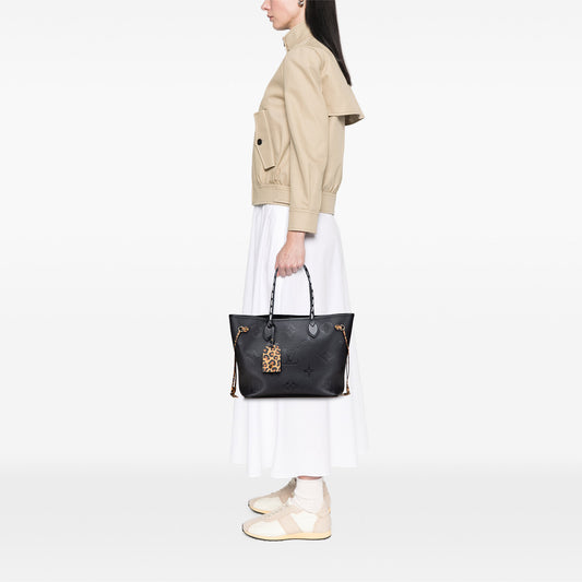 Louis Vuitton – Neverfull MM Wild at Heart in Pelle Monogram Empreinte Nera (2021)
