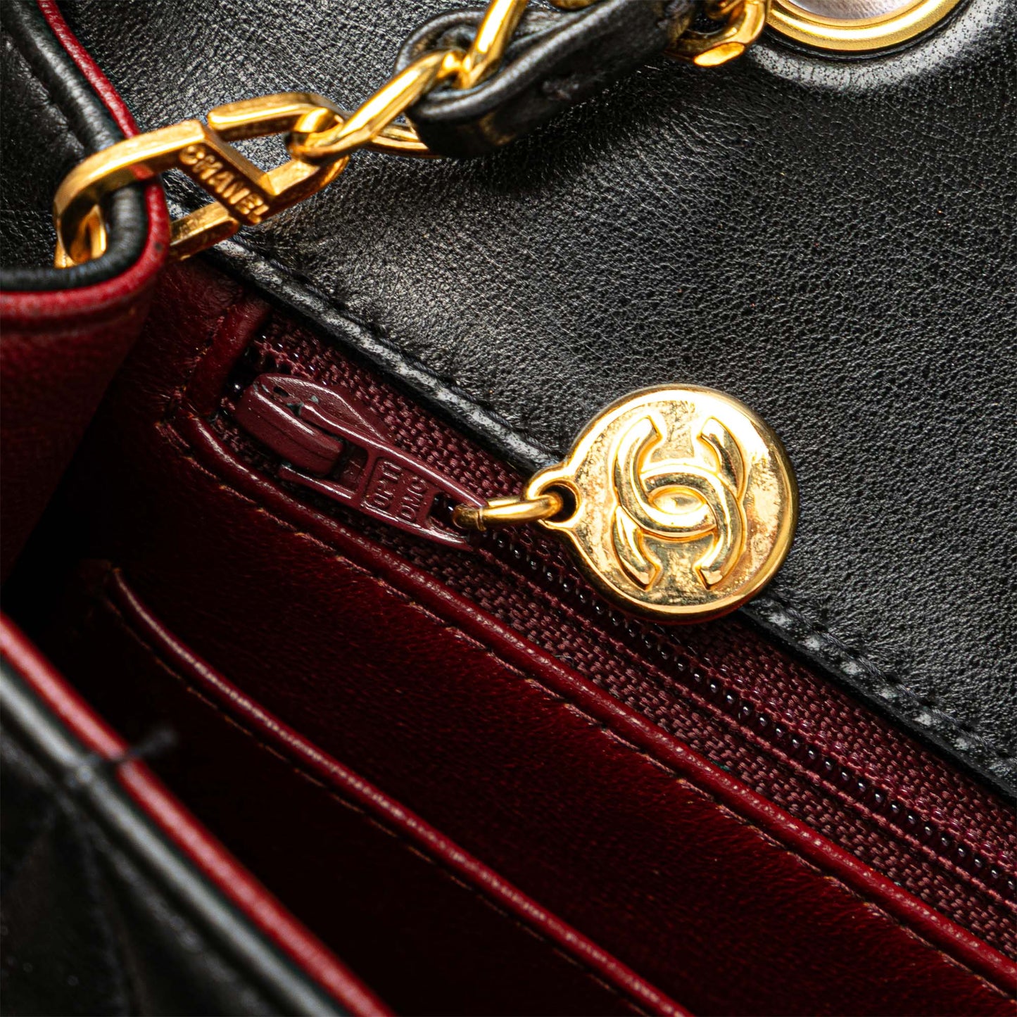 Chanel Diana Flap Medium in pelle di agnello nera – Vintage 1991/1994