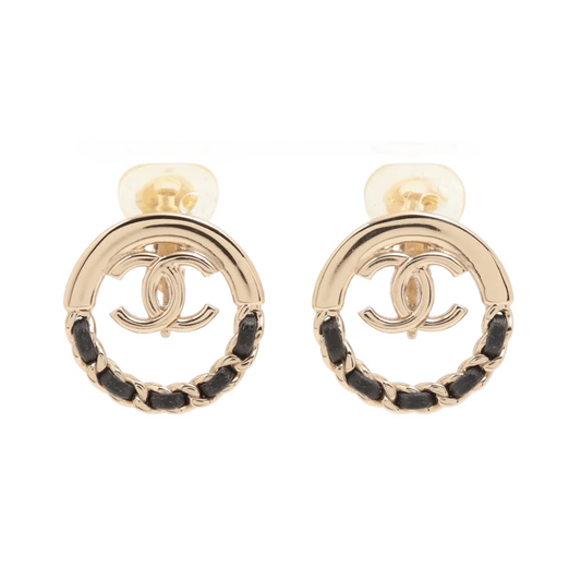  Orecchini Chanel CC Cerchio Chain Dorati e Pelle Nera | Etoilux Vintage
