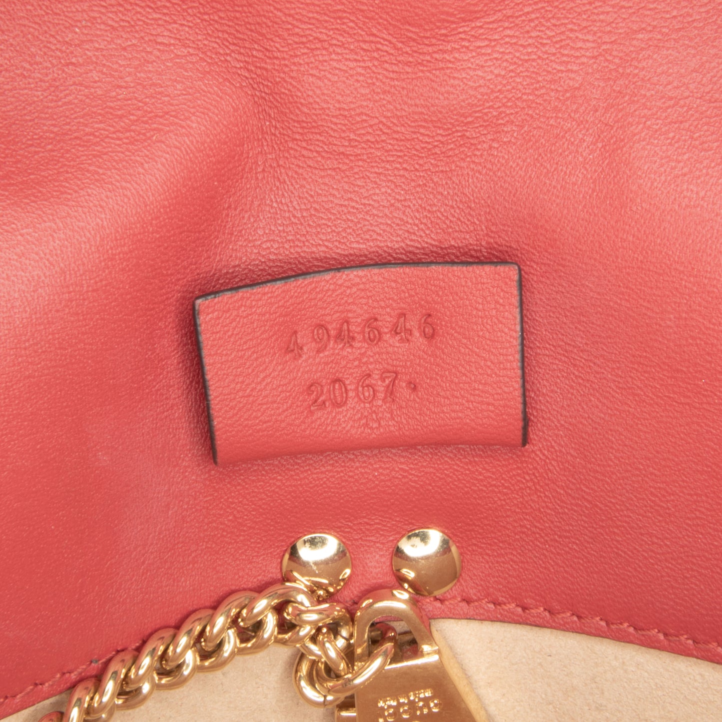 Gucci Super Mini Sylvie a Catena – Pelle Rossa con Dettagli Oro