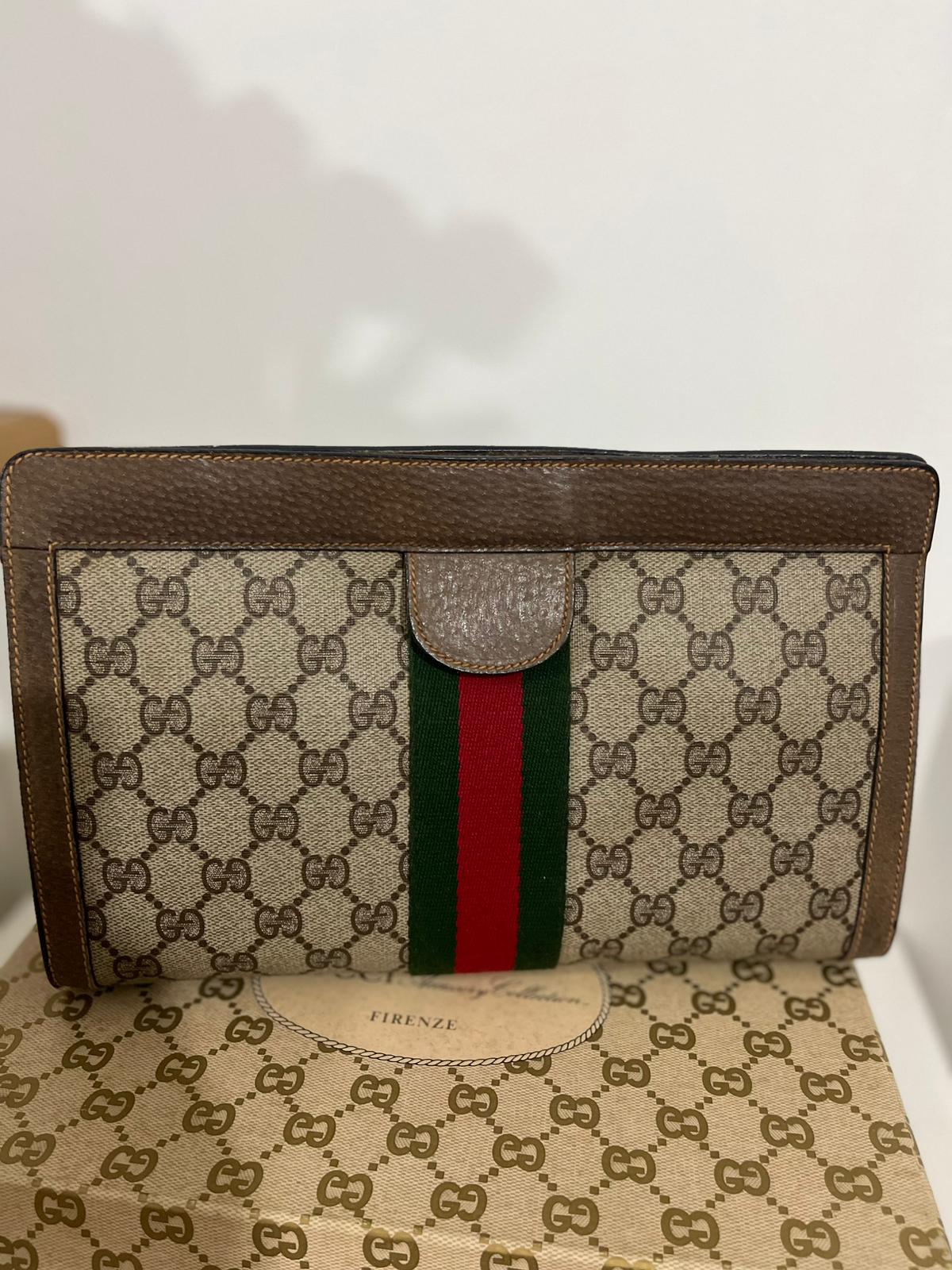 Gucci Clutch Vintage Monogram Canvas con Finiture in Pelle – Brown/Beige