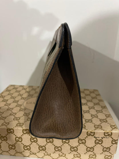 Gucci Clutch Vintage Monogram Canvas con Finiture in Pelle – Brown/Beige
