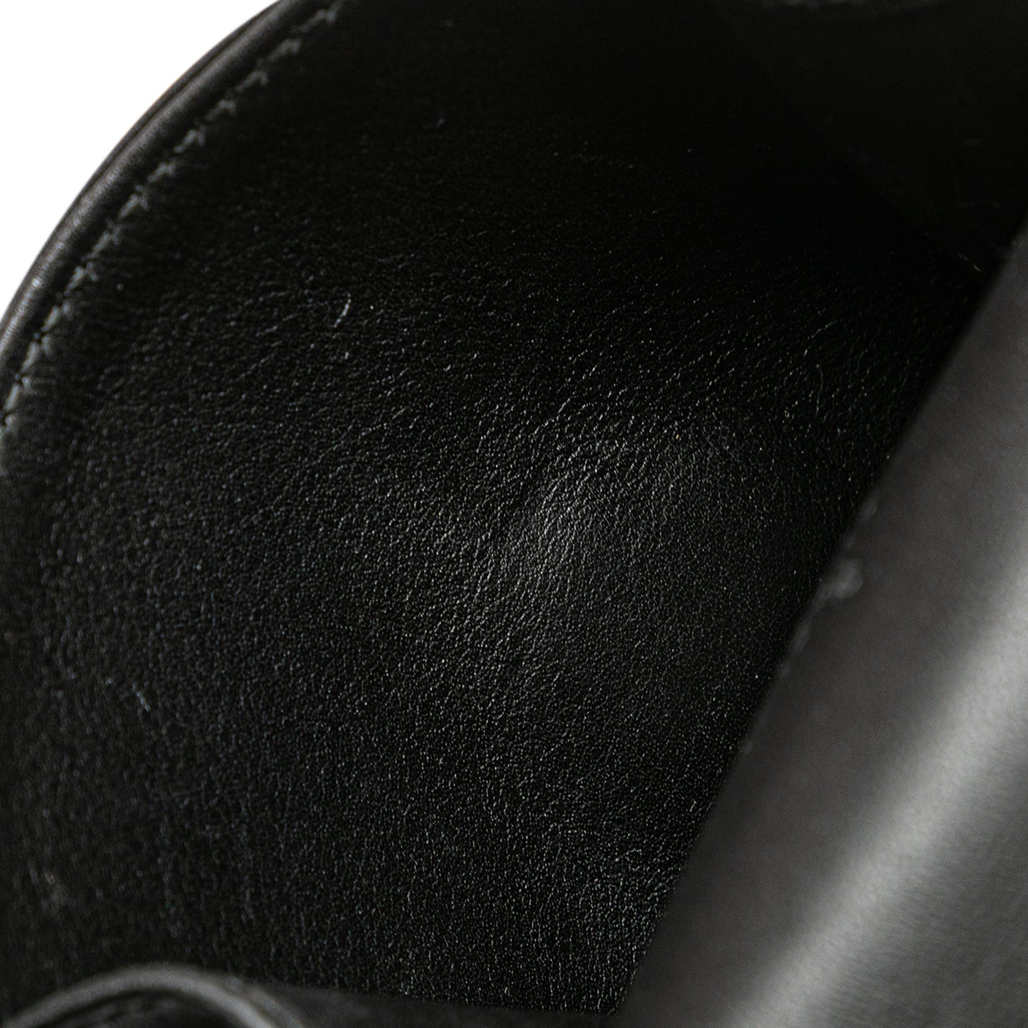 Gucci – Mini Belt Bag in pelle trapuntata con borchie – Nero – 2016/2025