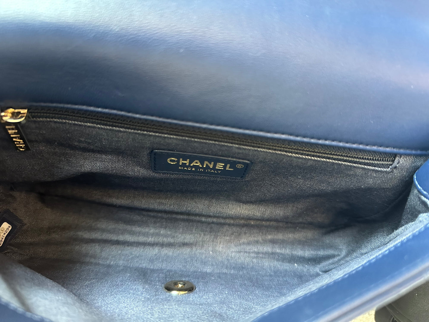Chanel Flap Bag Small Pelle Agnello Blu Navy Catena Resina – 2020