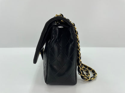 Chanel Matelassé Flap con catena