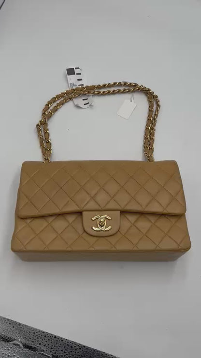 Chanel Classic Double Flap Medium Lambskin Camel Hardware Oro – 25 cm