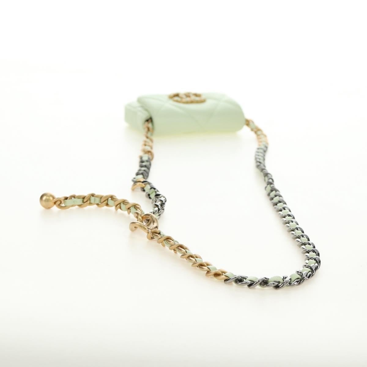 Chanel 19 Portamonete con Patta e Catena Pelle Agnello Verde Menta 2021 – 10 cm - Etoilux
