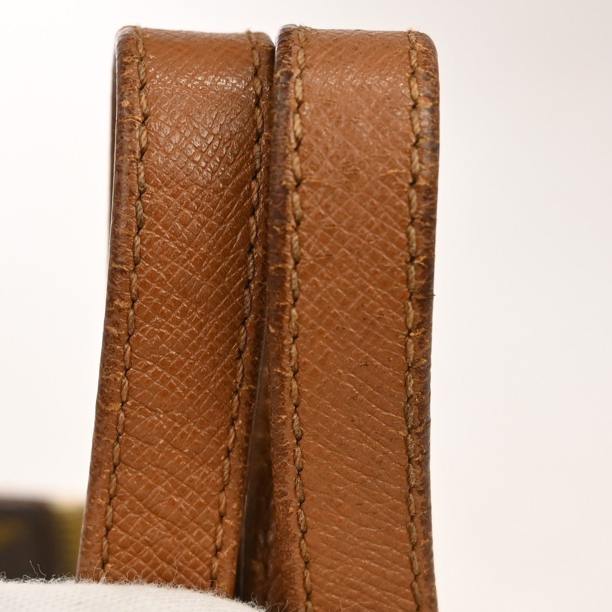 Louis Vuitton Papillon - Etoilux