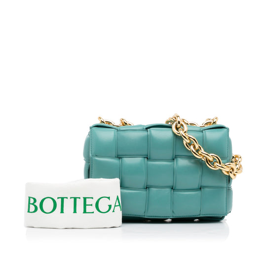 Bottega Veneta – Padded Cassette in pelle nappa blu con catena dorata – 18 x 26 x 6 cm - Etoilux
