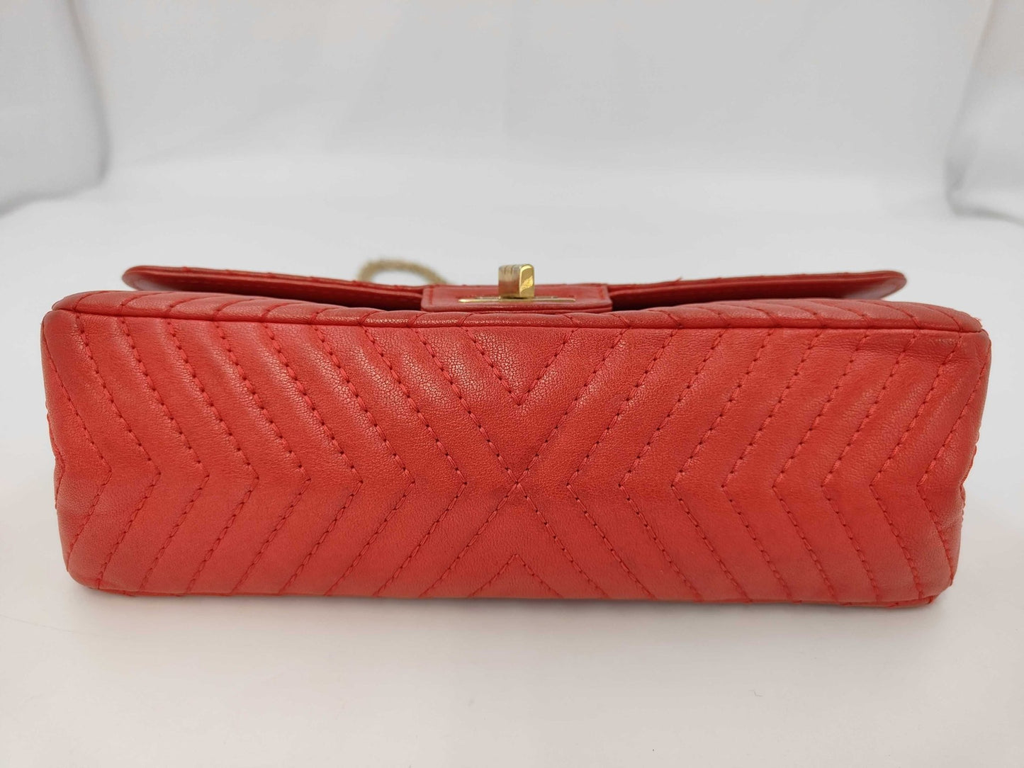 Chanel 2.55 Reissue Lambskin Chevron Rouge Hardware Aged Gold 2017 - Etoilux