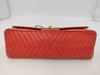 Chanel 2.55 Reissue Lambskin Chevron Rouge Hardware Aged Gold 2017 - Etoilux
