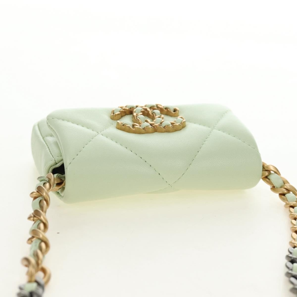 Chanel 19 Portamonete con Patta e Catena Pelle Agnello Verde Menta 2021 – 10 cm - Etoilux