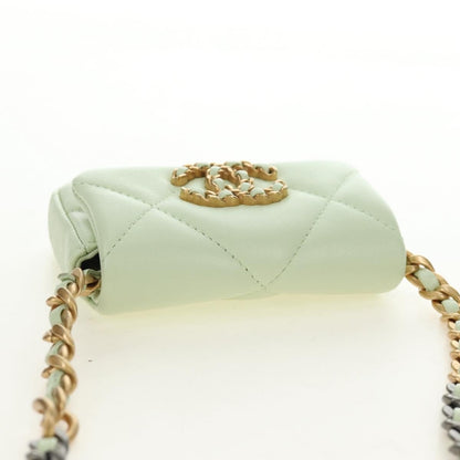 Chanel 19 Portamonete con Patta e Catena Pelle Agnello Verde Menta 2021 – 10 cm - Etoilux