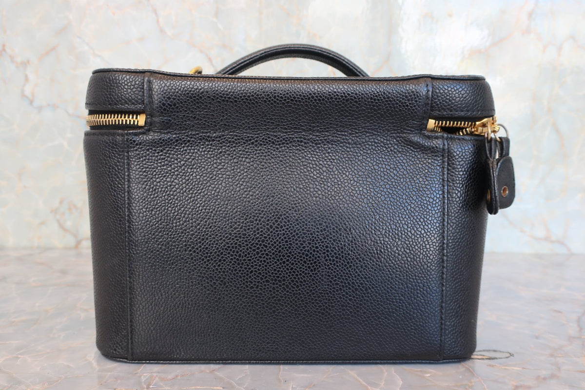 Chanel Vanity Case CC Vintage - Etoilux