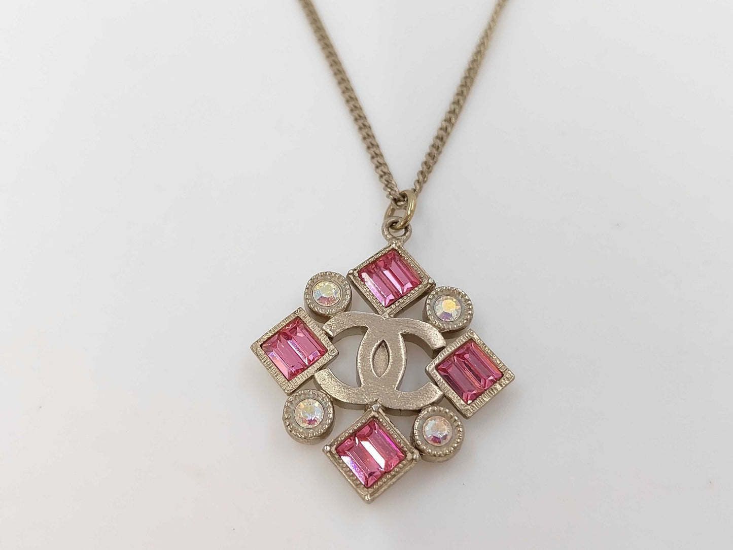 Chanel Collana Pendente CC Cristalli Rosa 05P 2005 | Archivio | Etoilux