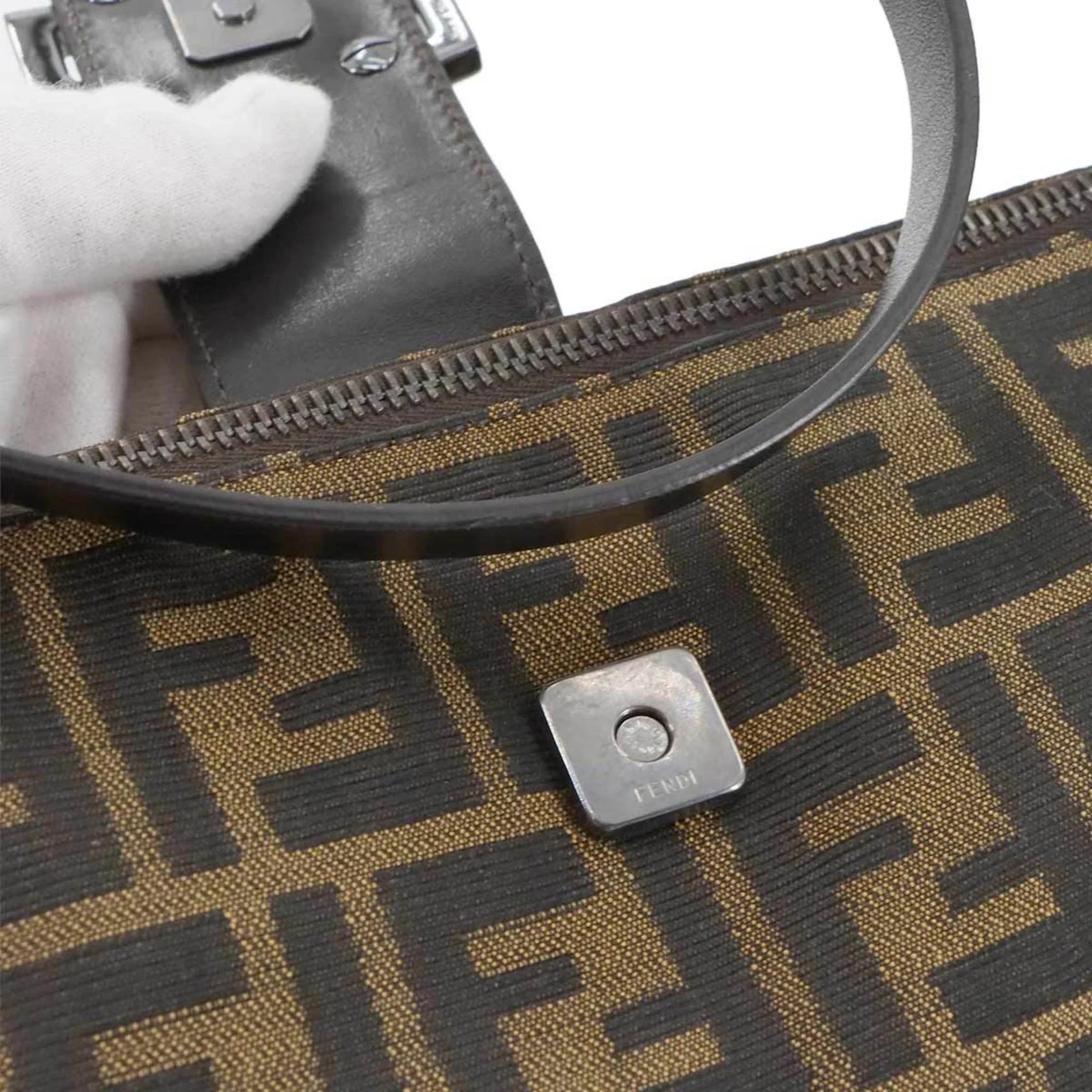 Fendi FENDI Zucca Mamma Baguette Borsa a tracolla in tela e pelle marrone 8BR034 Hardware argento - Etoilux