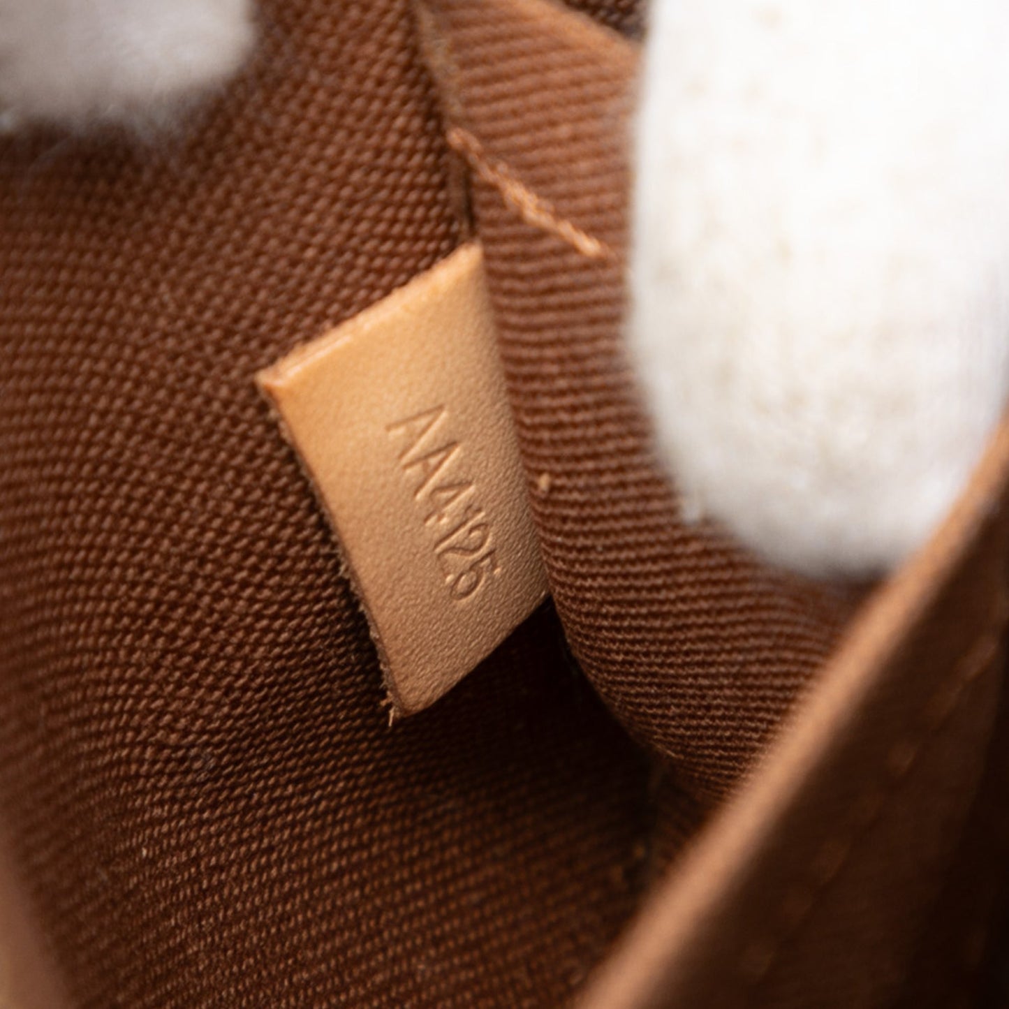 Louis Vuitton Alma BB Monogram Canvas Vachetta – 23,5 cm - Etoilux