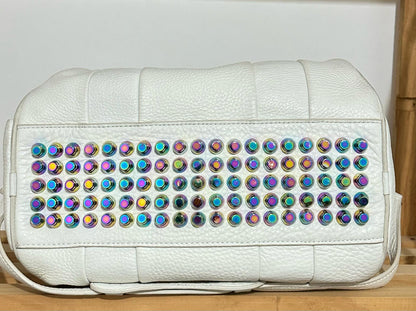 Alexander Wang Rocco Bag in Pelle Martellata Bianca con Borchie Iridescenti - Etoilux