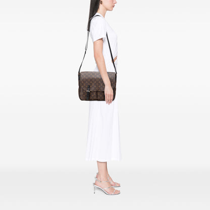 Louis Vuitton Christopher Messenger MM Monogram Macassar – 32 cm - Etoilux