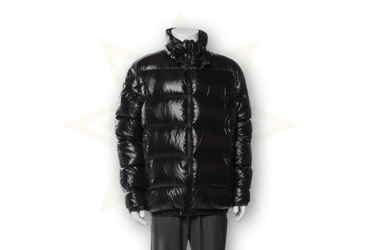 Piumino Moncler x 1017 Alyx 9SM nero lucido uomo – collezione Genius con zip e logo interno.
