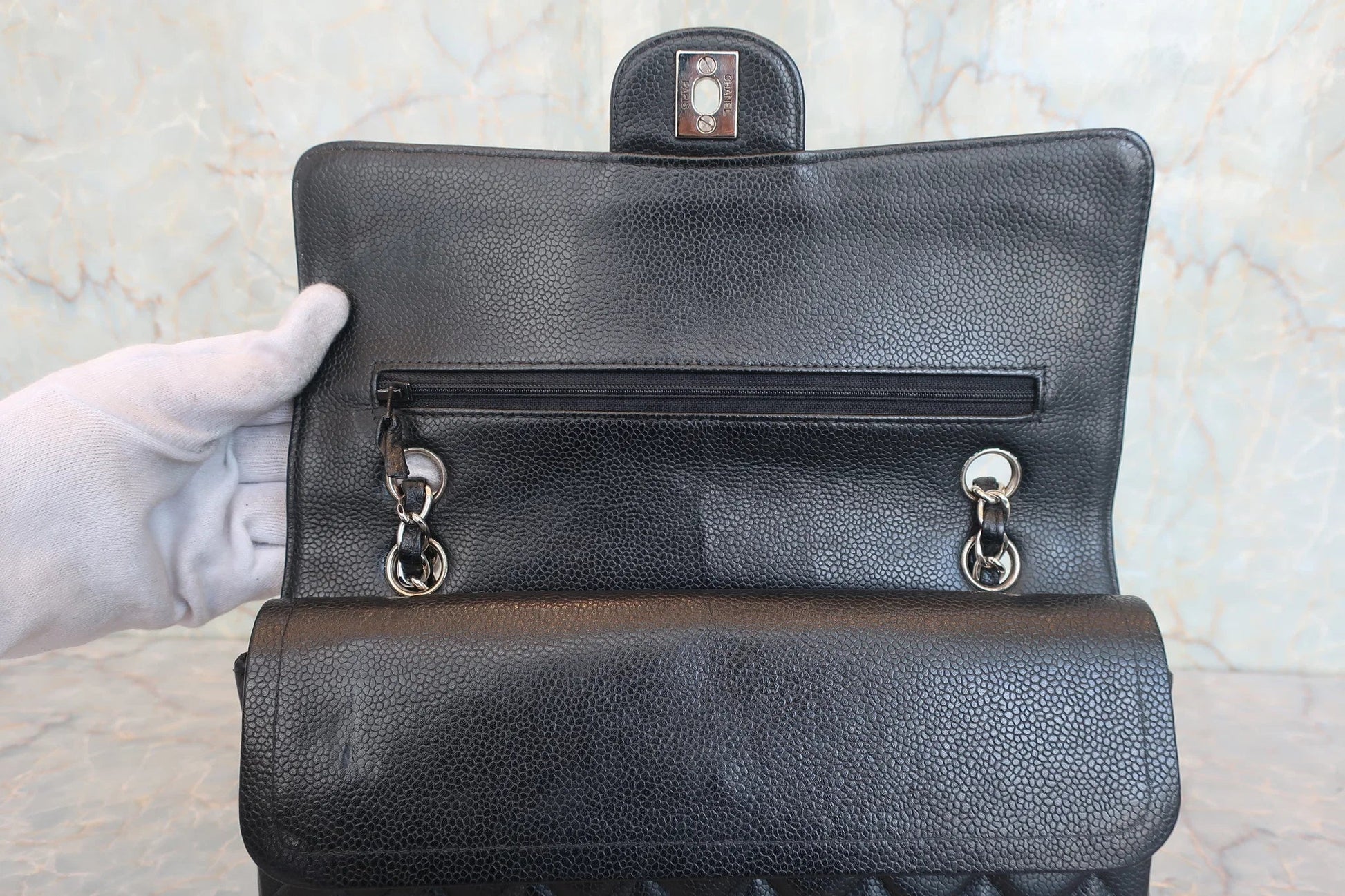 Chanel Matelassé Doppia Patta e Doppia Catena Pelle Caviar Nera – 25 cm - Etoilux