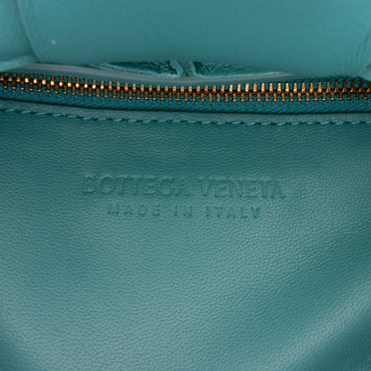 Bottega Veneta – Padded Cassette in pelle nappa blu con catena dorata – 18 x 26 x 6 cm - Etoilux