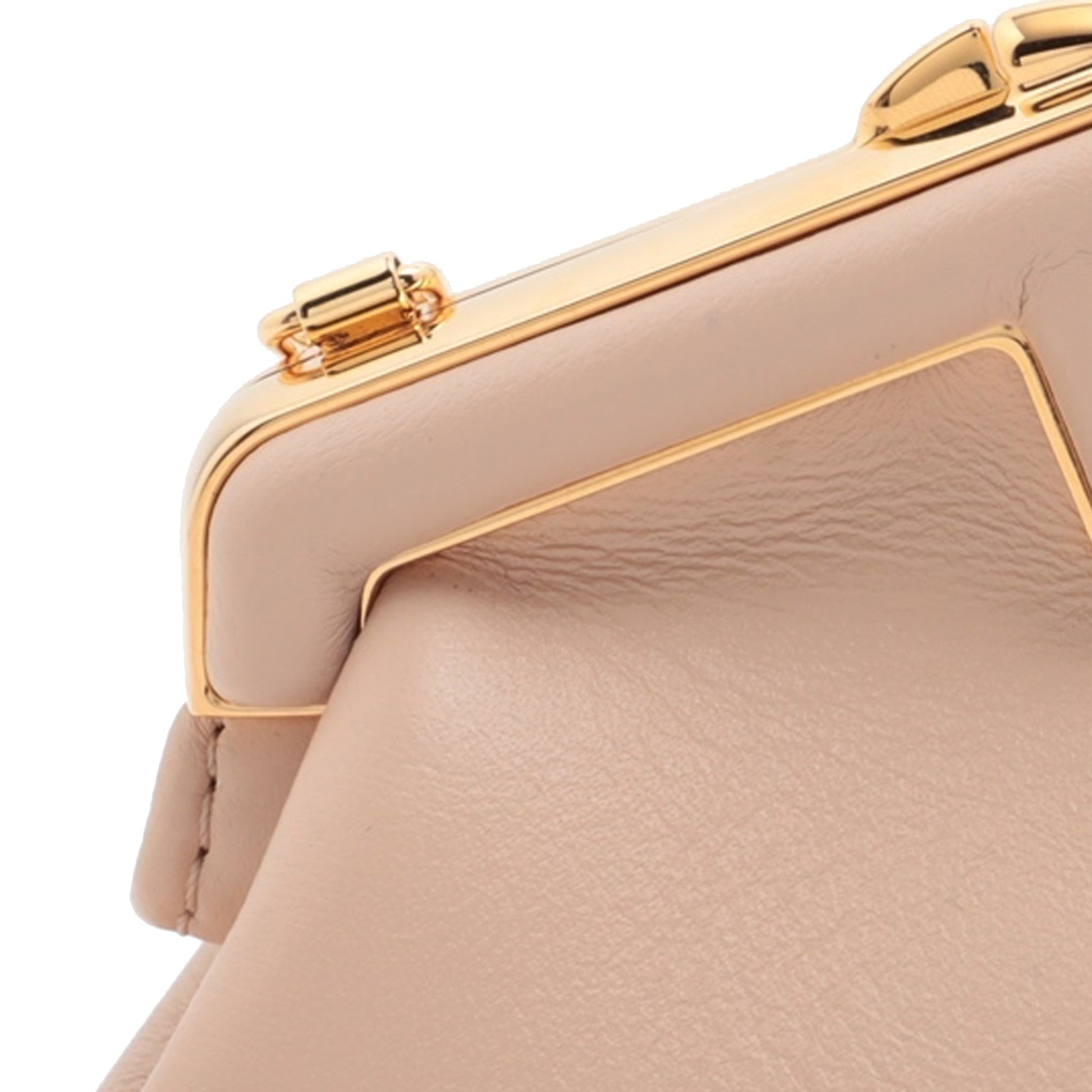 Fendi – First Mini Borsa in Pelle Nappa Rosa con Dettagli Oro - Etoilux