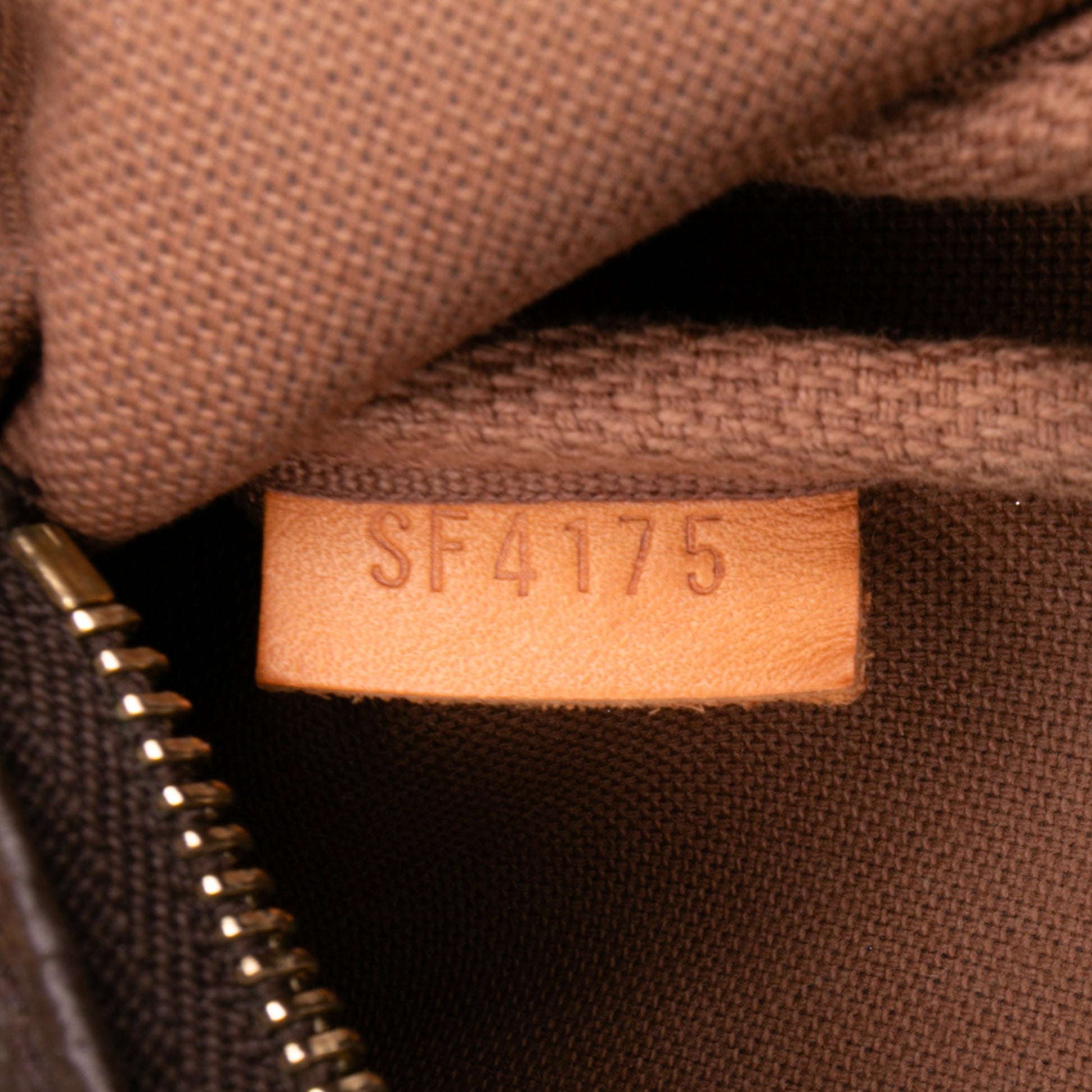 Louis Vuitton Mini Pochette Accessoires – Monogram Évasion Illustre – 2015 - Etoilux