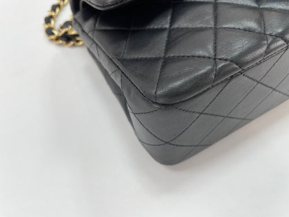 Chanel Borsa in Pelle Nera con Catena - Etoilux