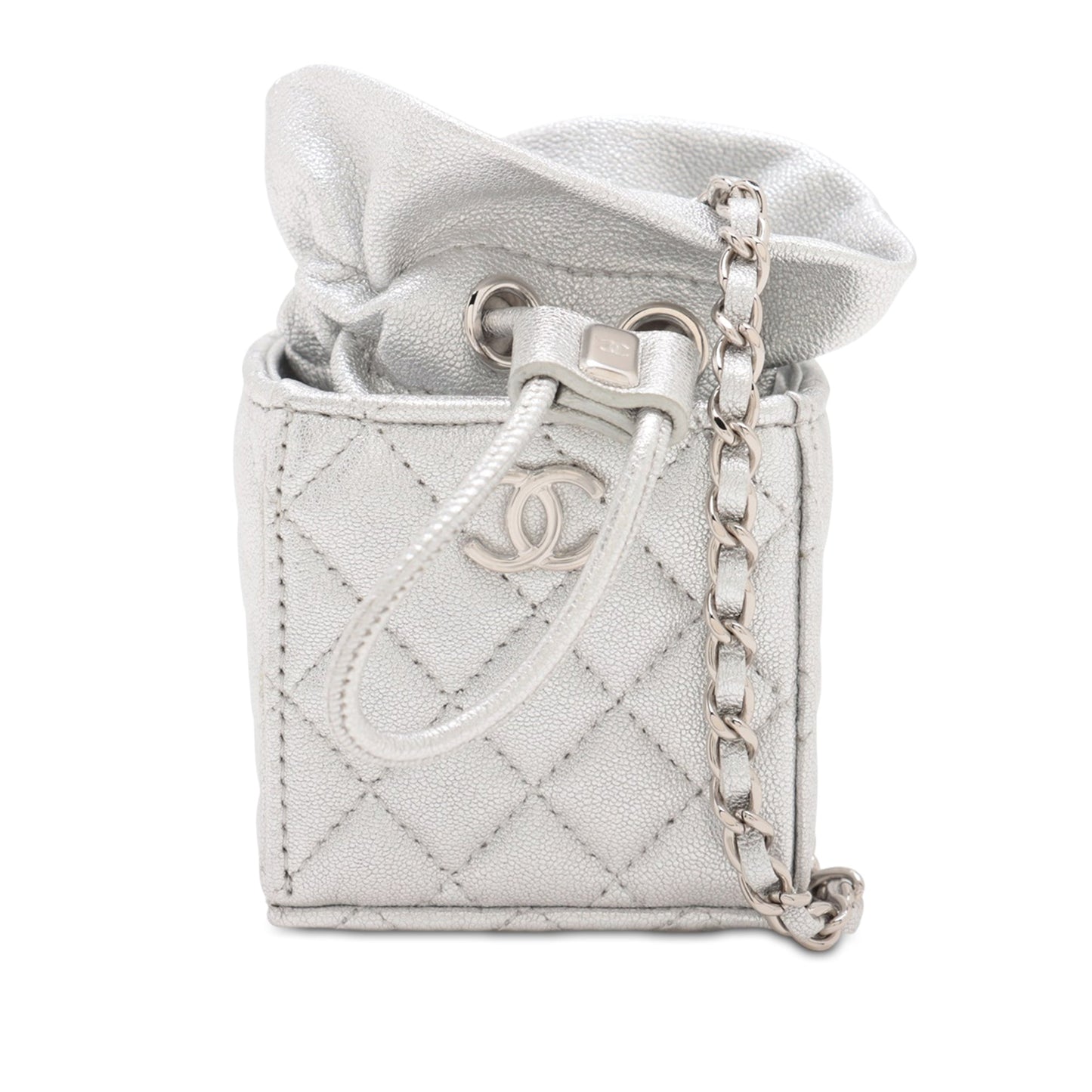 Chanel mini bucket bag argento caviar 2021 dettaglio, Chanel silver micro bag con catena, Chanel pelle trapuntata bucket bag originale