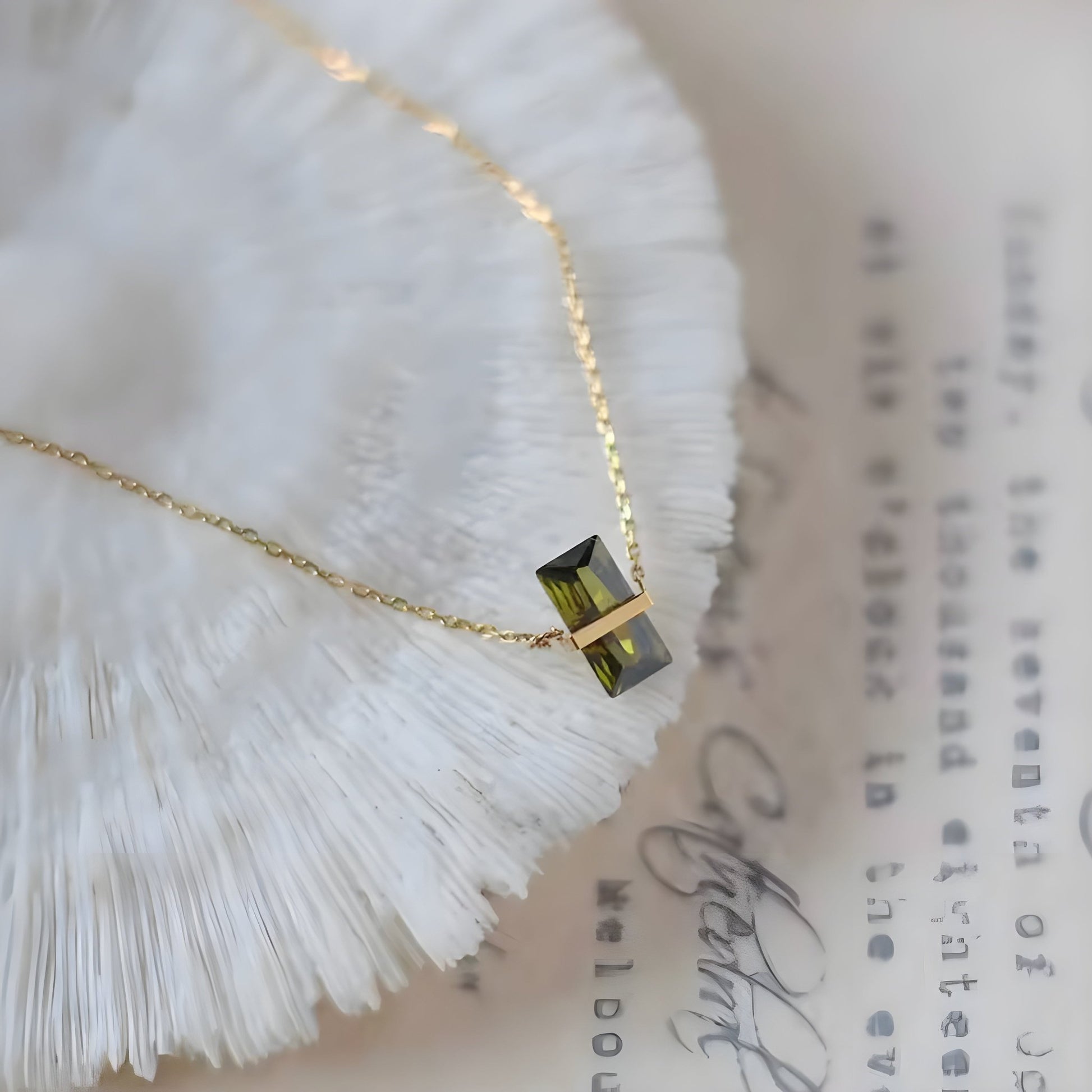 BEHI GLINKA NECKLACE - Etoilux