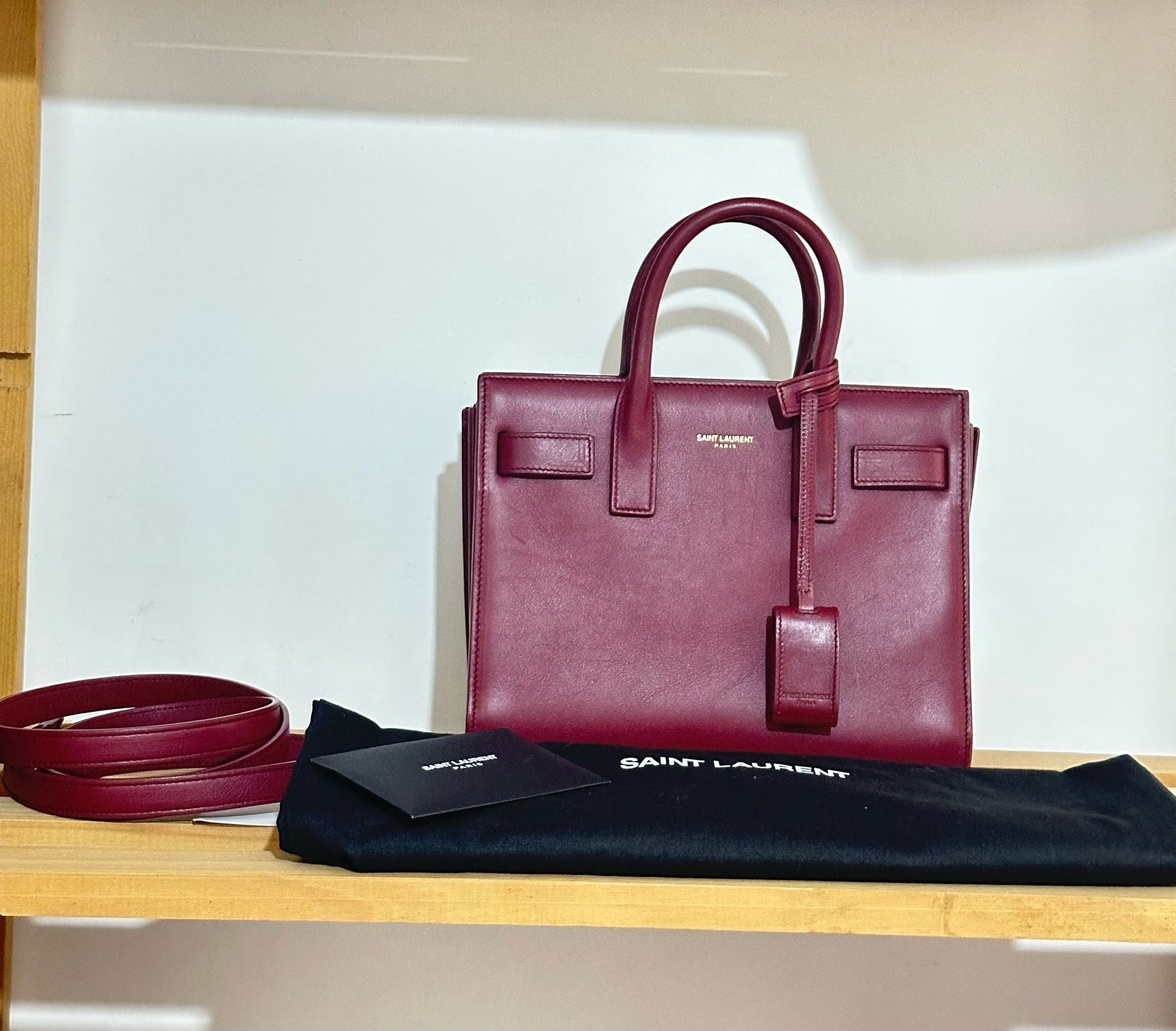 Saint Laurent Sac de Jour Nano in Pelle Bordeaux - Etoilux