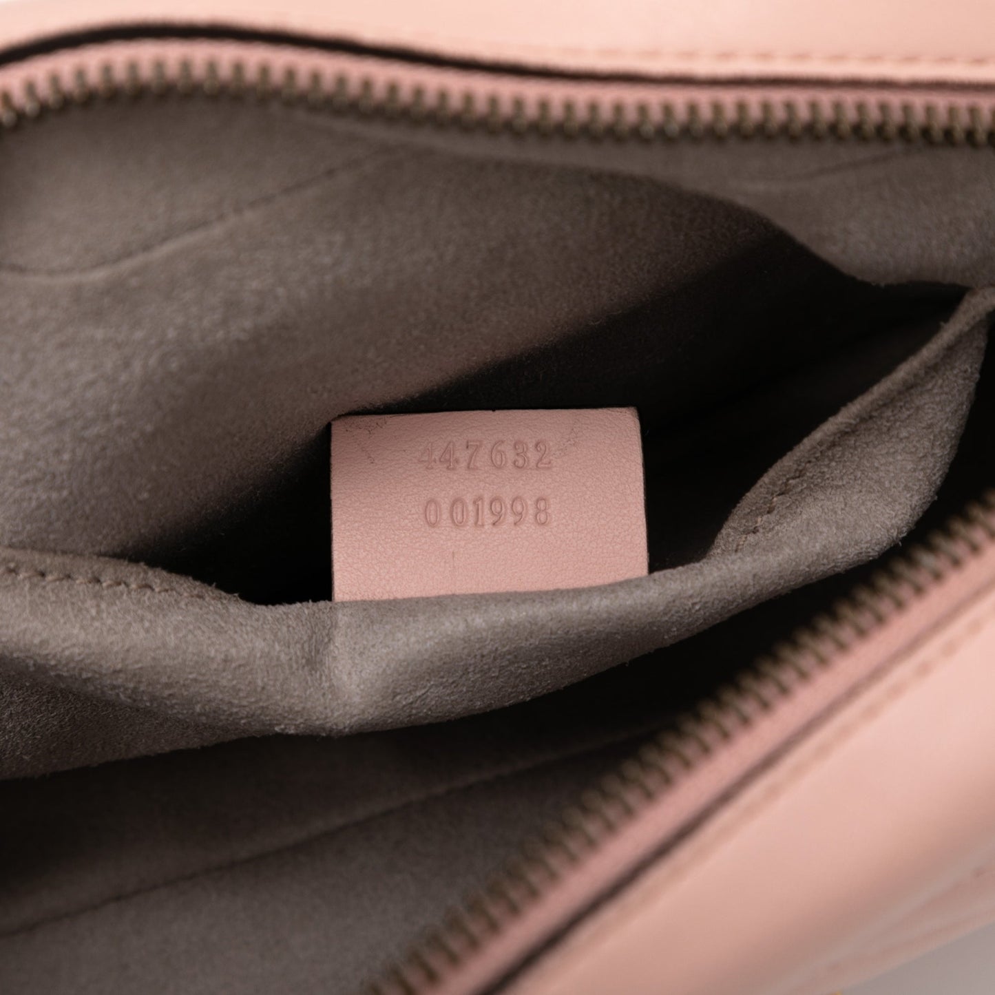 Gucci GG Marmont Matelassé – Borsa a tracolla in pelle rosa - Etoilux