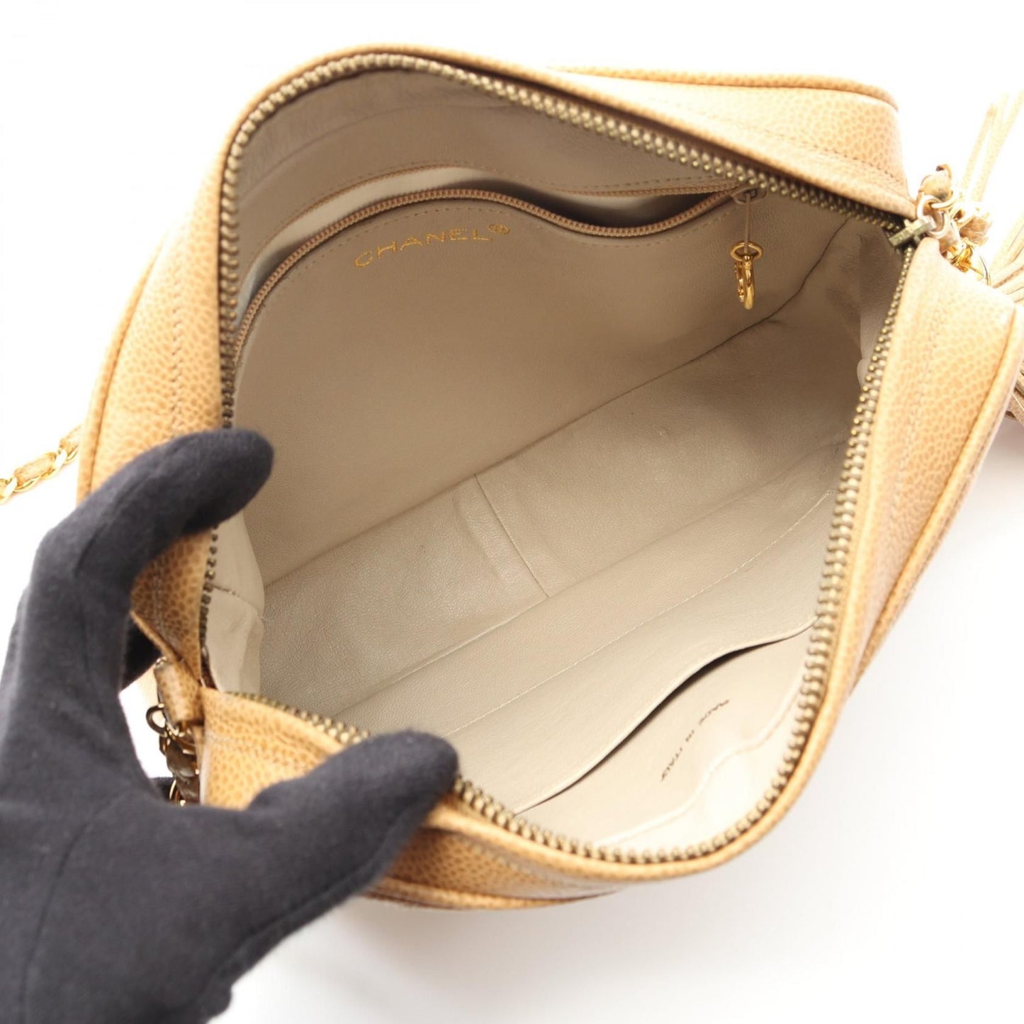 Chanel Camera Bag Vintage Caviar Beige Diamond Quilting & Nappa Tassel – 22 cm - Etoilux