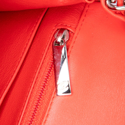 Chanel Classic Flap - Etoilux