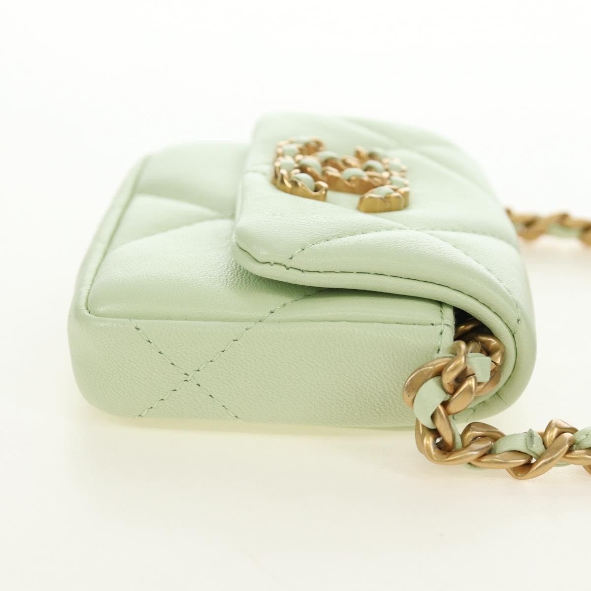 Chanel 19 Portamonete con Patta e Catena Pelle Agnello Verde Menta 2021 – 10 cm - Etoilux
