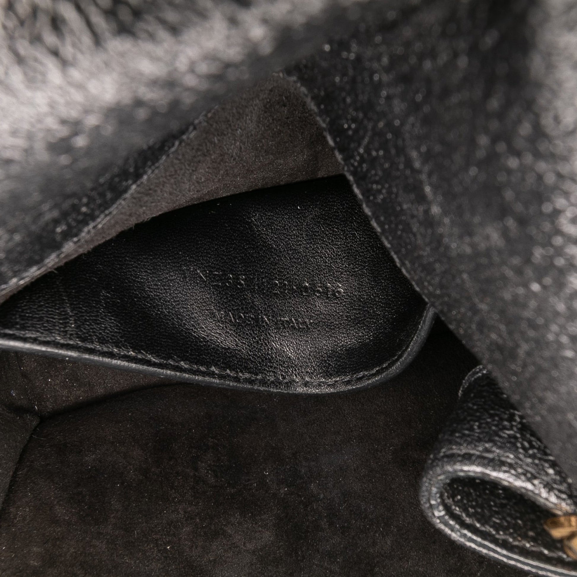 Saint Laurent Kate – Pelle nera con catena dorata (2016) - Etoilux