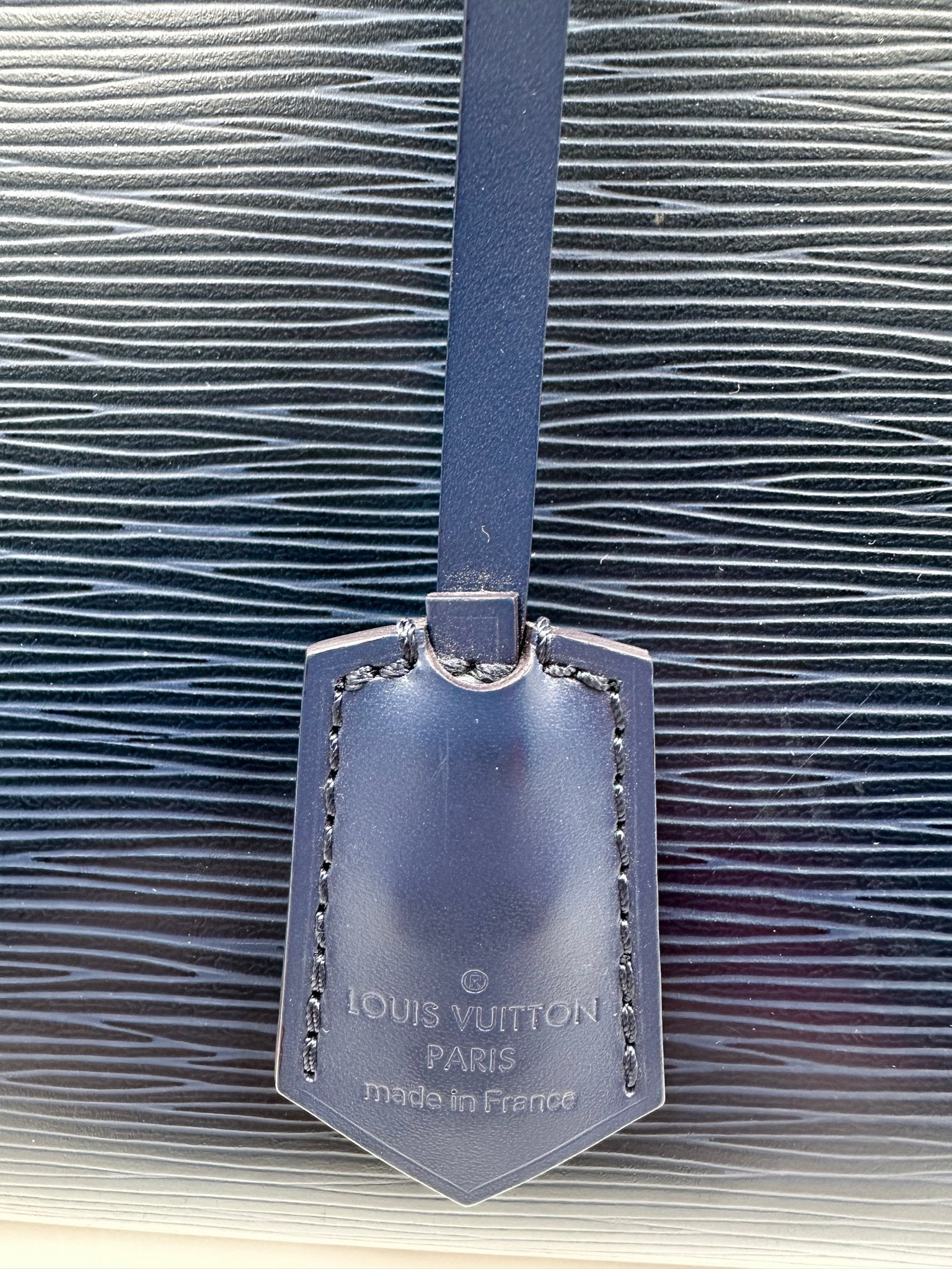 Louis Vuitton Marly MM Pelle Epi Marine – 32 cm - Etoilux