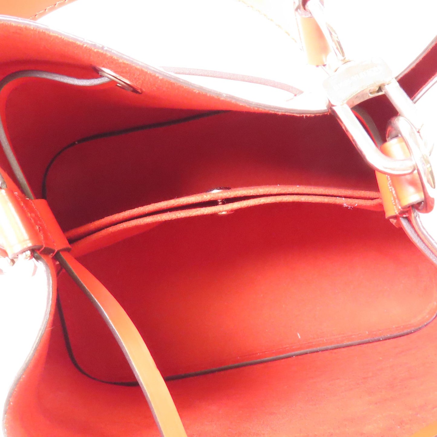 Louis Vuitton Neo Noé BB Pelle Epi Rosa Ballerine/Coquelicot – 20 cm - Etoilux