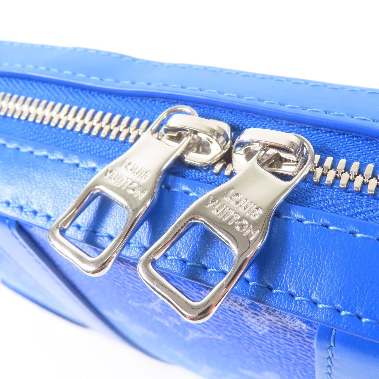 Louis Vuitton Soft Trunk Wallet Monogram Clouds AH2020 – 22,5 cm - Etoilux