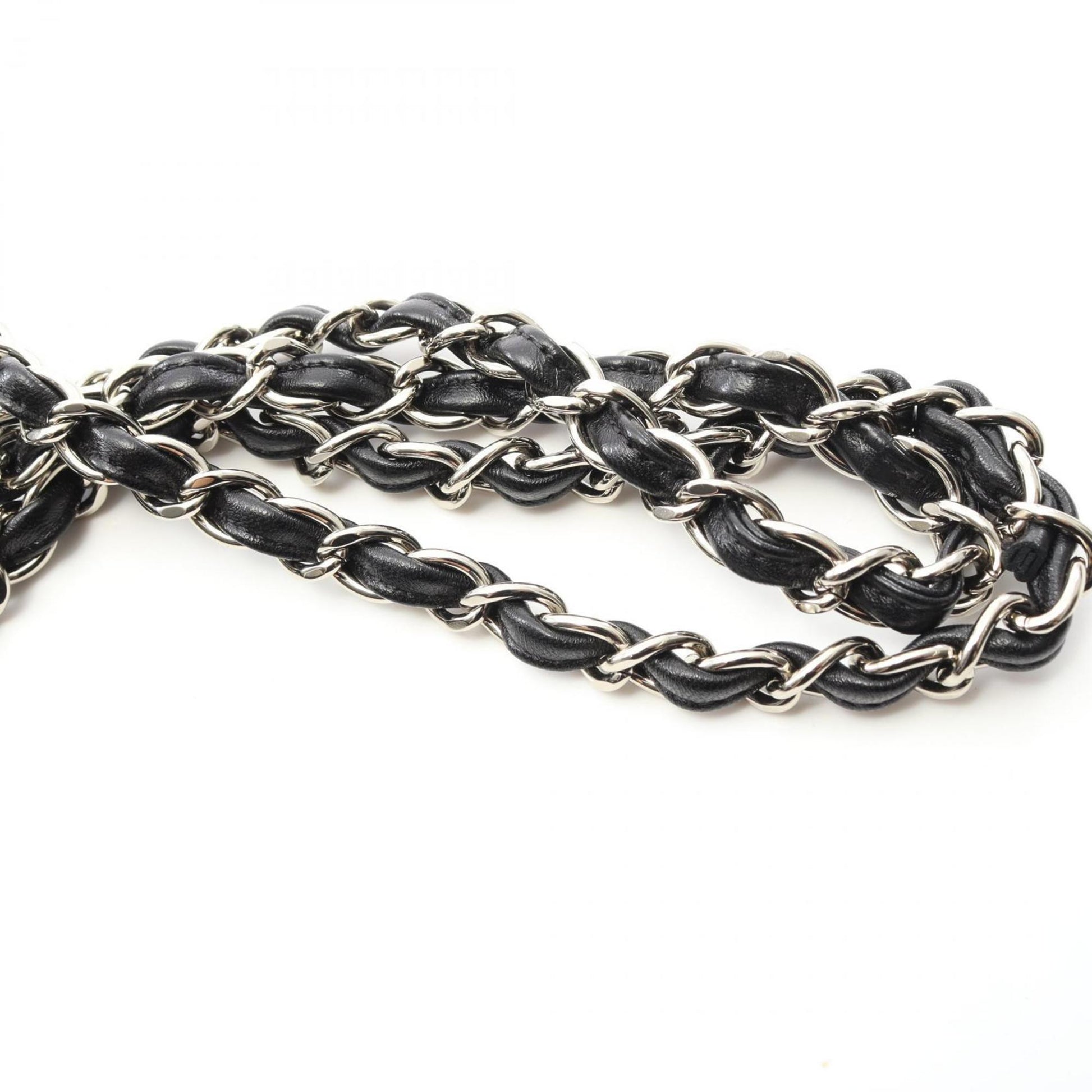 Chanel Timeless Classic Flap Medium – Pelle Nera con Hardware Argentato - Etoilux