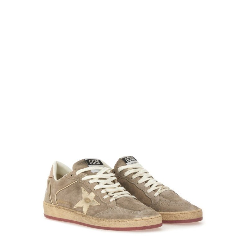 Golden Goose – Ball Star Sneaker in Camoscio Beige con Stella Avorio e Dettagli Retro – Donna – FW25 - Etoilux
