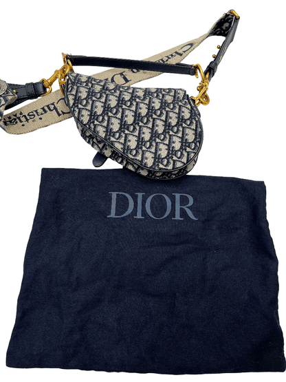 Christian Dior Saddle Medium – Tela Oblique Blu, Hardware Oro, con Tracolla Ricamata - Etoilux